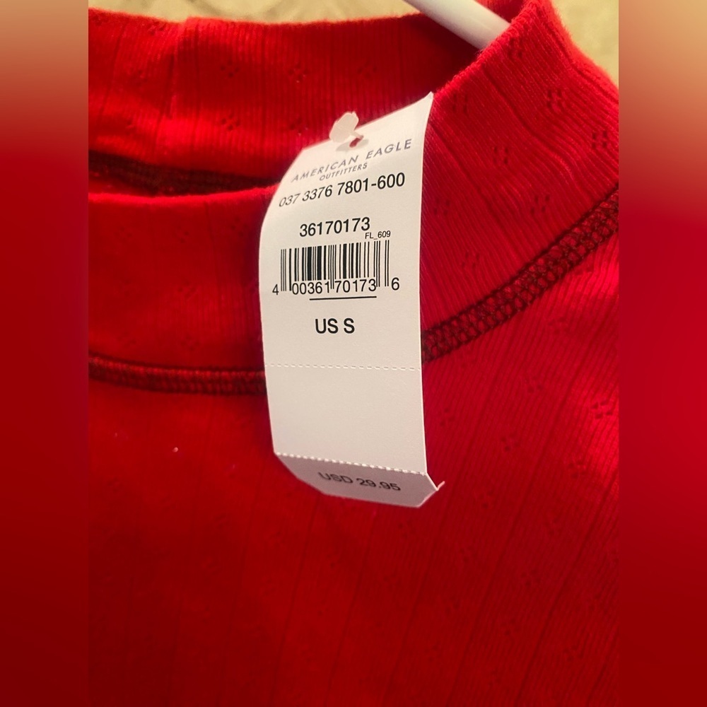 American Eagle Outfitters Red Fitted Long Sleeve Tee - Picture 2 of 4
